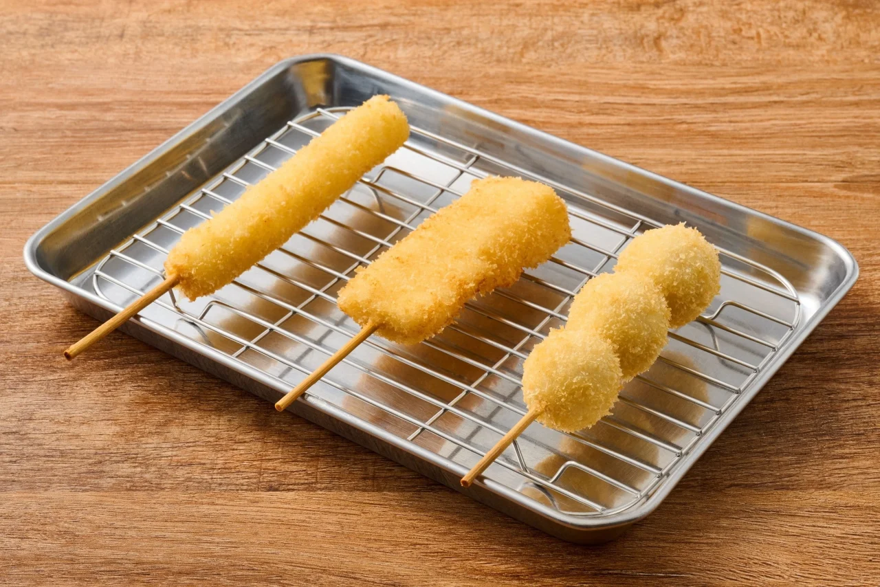 0100おつまみセットのチーズ、イカ、うずらの串カツ