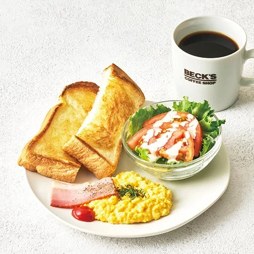 ベックスコーヒーショップのスクランブルベーコン＋ミニサラダ＋北海道バタートーストセット