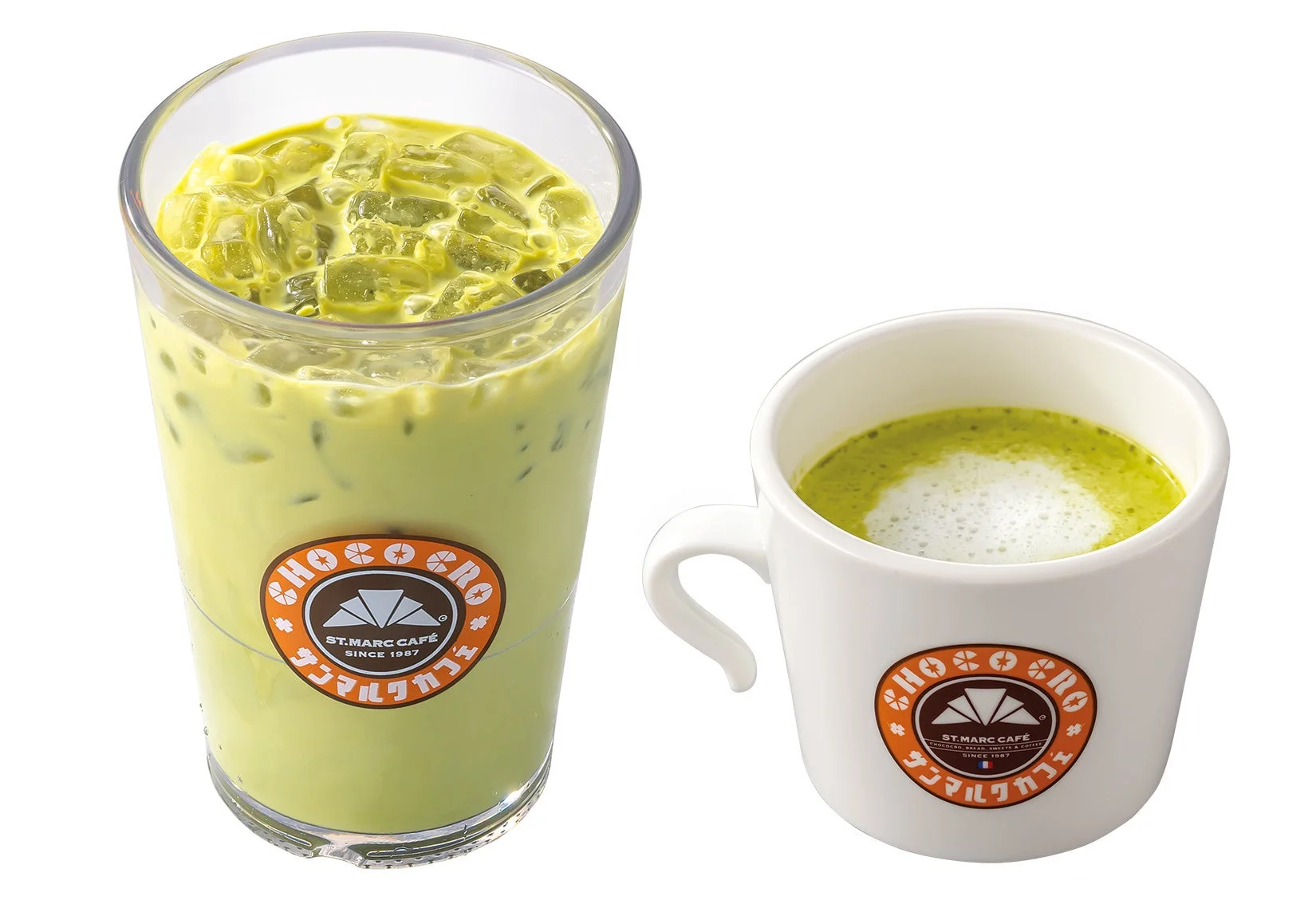 サンマルクカフェの抹茶ラテ。グラスのアイスとマグカップのホットの2種。