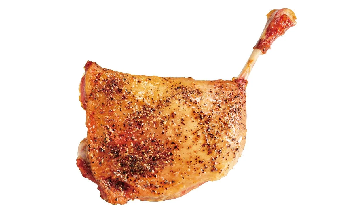 鴨レッグ(1本)。表面に黒い粒が見える骨付き肉