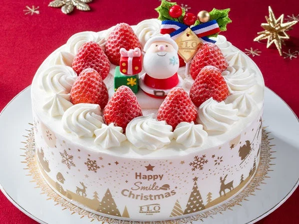 Xmas苺のショートケーキ18㎝。苺とサンタ飾りをのせた白いケーキ