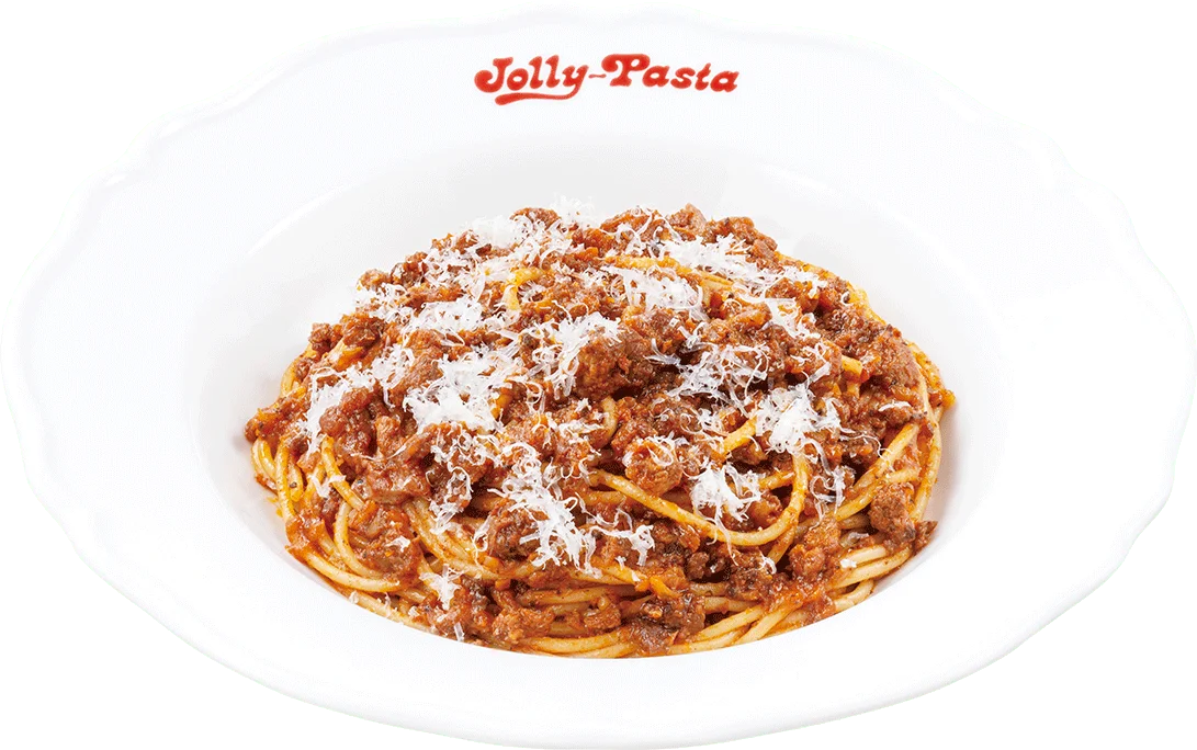 感動ボロネーゼ ～ゴロゴロ牛肉～ 粉チーズがかかった白い皿のパスタ