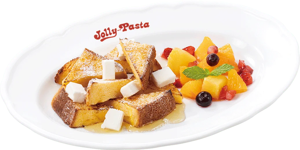 イタリアンフレンチトースト ～フルーツ添え～。クリームチーズとフルーツを添えた皿