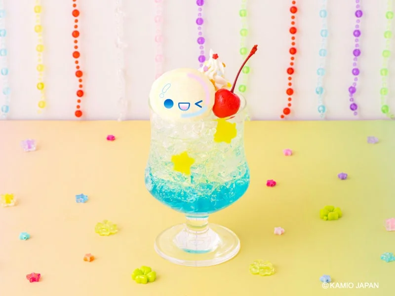 あわわちゃんの星降るフロート。青いクリームソーダにアイスとチェリー