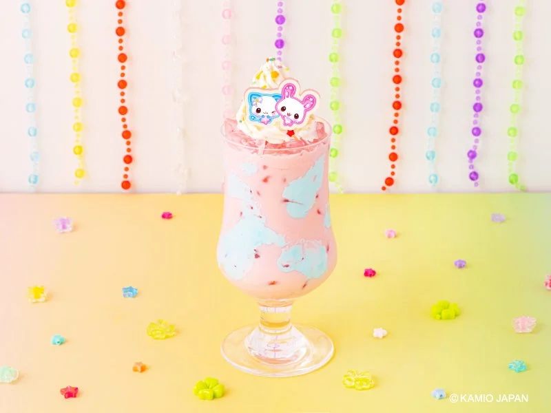 ハッピーマーチのマーブルドリンク。ピンクと水色のドリンクにホイップとキャラのピック