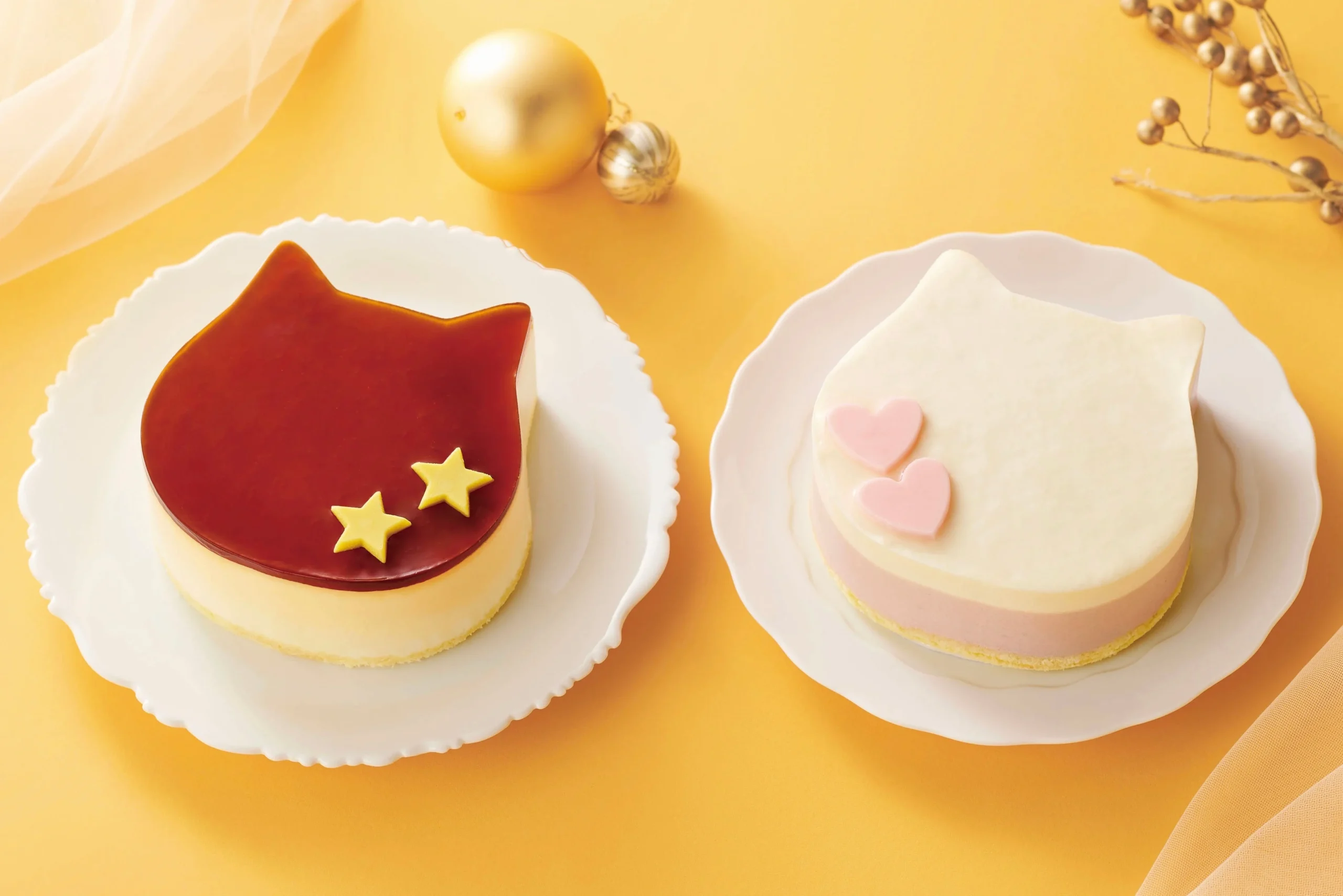 ねこねこのイオン限定クリスマスケーキ2種。ねこ型の2つのケーキ