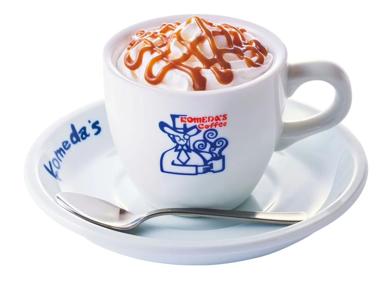 キャラメルスイート オーレ。キャラメルソースがかかったホイップ入りの白いカップ