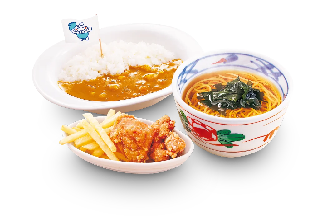 えらべるおたのしみセット。カレーライス、わかめ麺、唐揚げとポテト