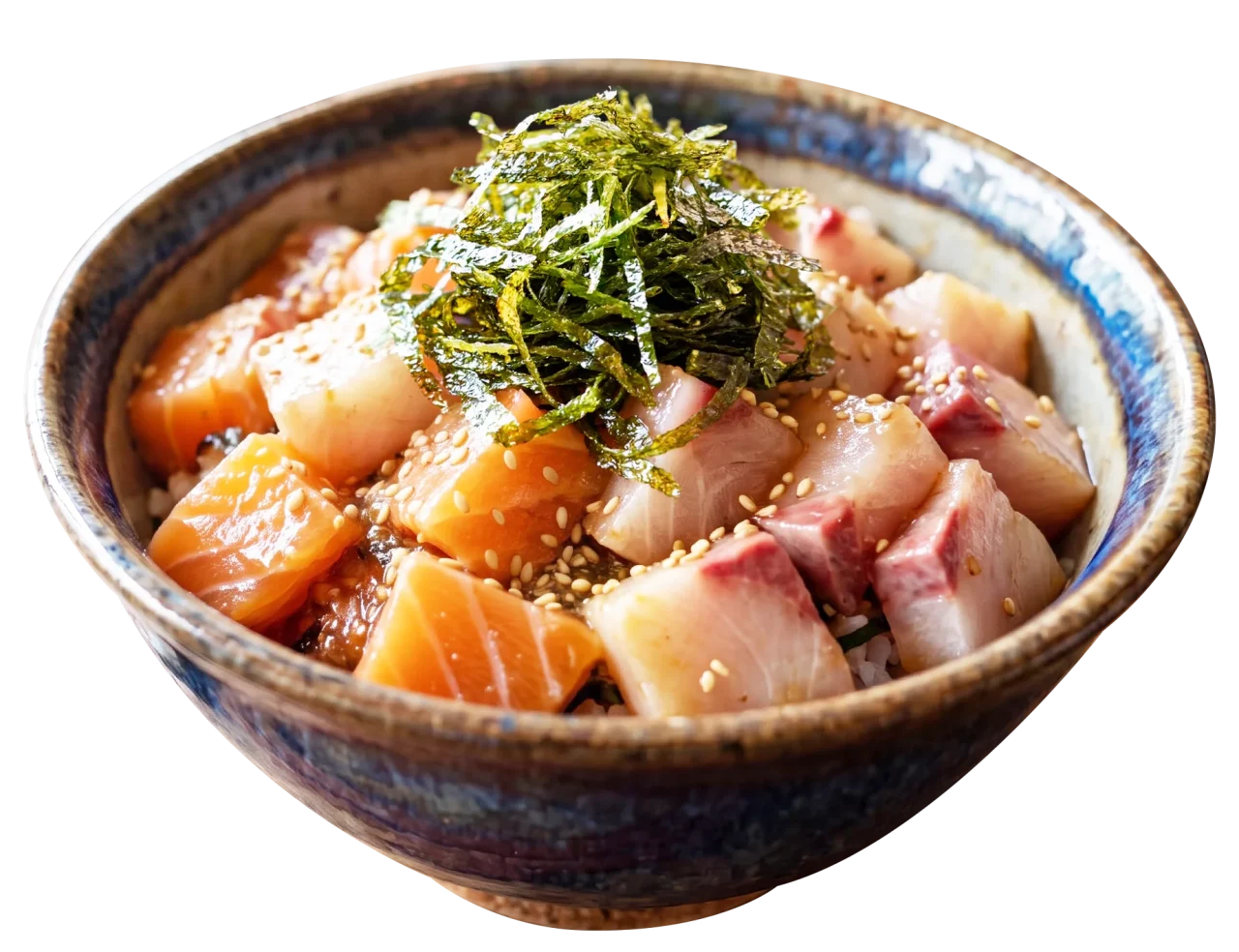 サーモンとブリの海鮮丼。刻み海苔と胡麻をのせた器入り