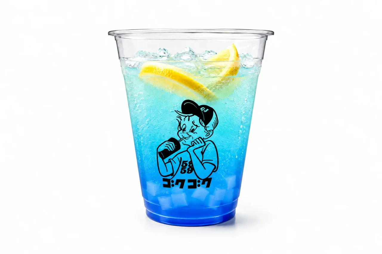 青組の絆(?)シュワっと弾けるブルーレモンソーダ。青いドリンクにレモンと氷