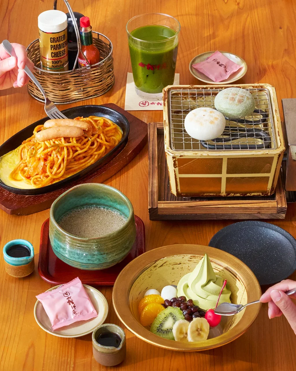 おかげ庵_お食事、甘味、焼物も充実。スパゲティ、抹茶ソフトの甘味、焼き餅