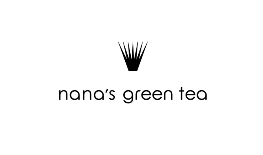 nana's green teaのロゴ（黒い抹茶筅風のマークとワードマーク）