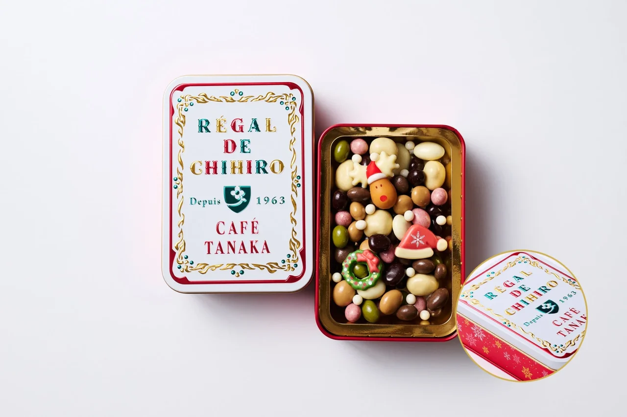 ビジュー・ド・ショコラテ ノエルの缶とクリスマスモチーフ入りビーンズショコラ