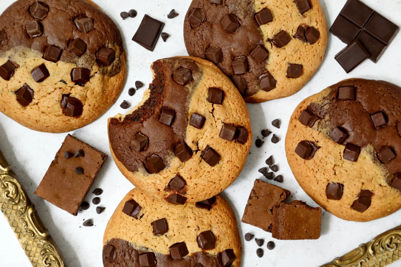 世にもおいしいBROOKIE!!のチョコチップ入りビッグソフトクッキーとブラウニー
