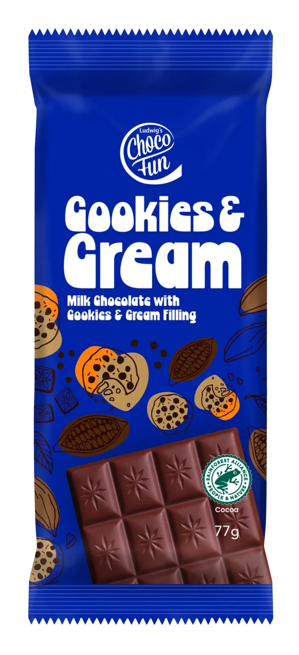 チョコファン クッキー＆クリーム 板チョコのパッケージ。青い袋と割れたチョコ