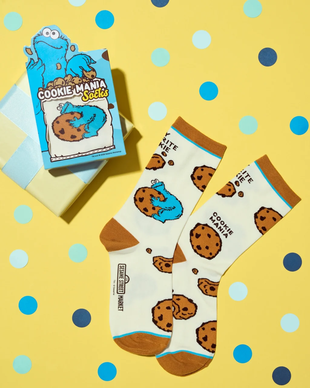 クッキーモンスターとクッキー柄のソックスと、専用パッケージ