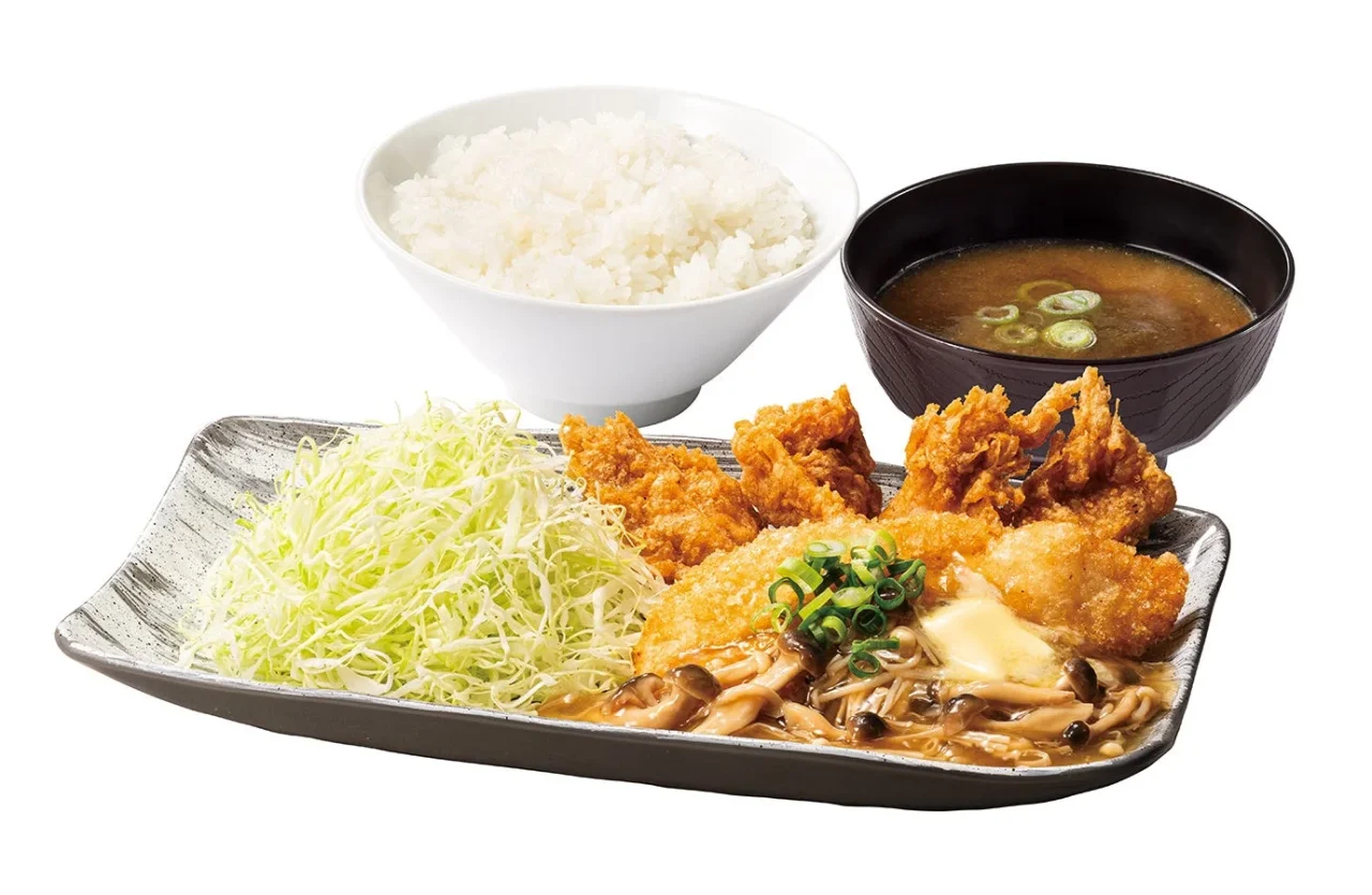 出汁とり天と白身魚からあげのきのこバターあんかけ定食。ご飯とみそ汁付き