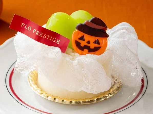 Halloween シャインマスカットのレアチーズケーキ、カボチャチョコ付き